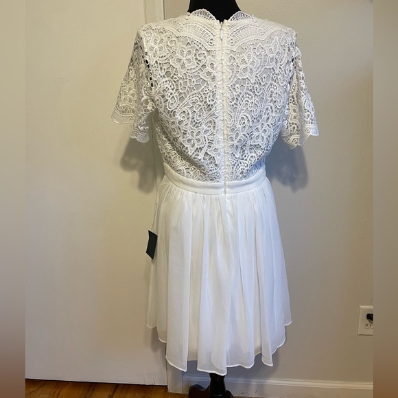 🆕🌟 Lulus white Midi Dress 🆕🌟 - Picture 2 of 7